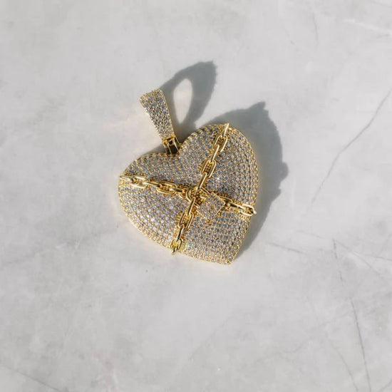 Locked Heart Pendant 18k Gold