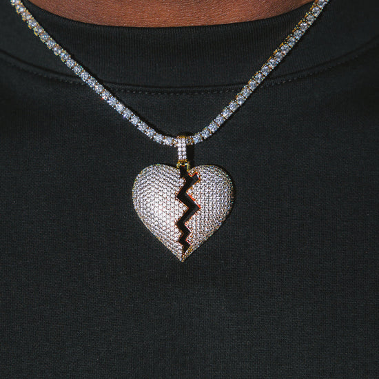 Mini Broken Heart Pendant 18k Gold