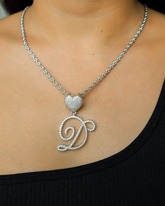 FRESH HEART FONT LETTER PENDANT. - WHITE GOLD