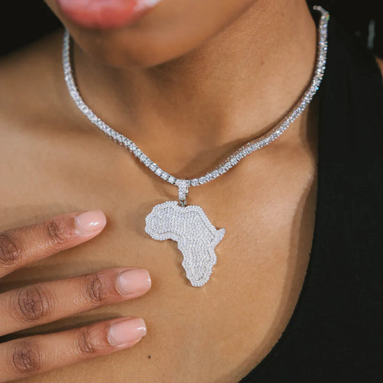 Africa Pendant White Gold