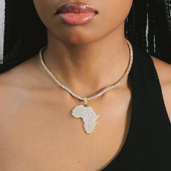 Africa Pendant 18k Gold